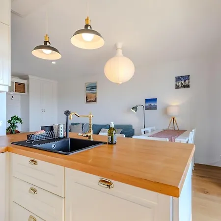For 4 Pers - 15 Min From Airport & Center - Balcony - Pv Parking * Mérignac