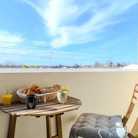 Apartamento For 4 Pers - 15 Min From Airport & Center - Balcony - Pv Parking *