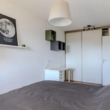 For 4 Pers - 15 Min From Airport & Center - Balcony - Pv Parking Apartamento