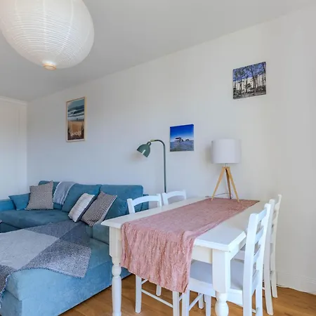 For 4 Pers - 15 Min From Airport & Center - Balcony - Pv Parking Apartamento